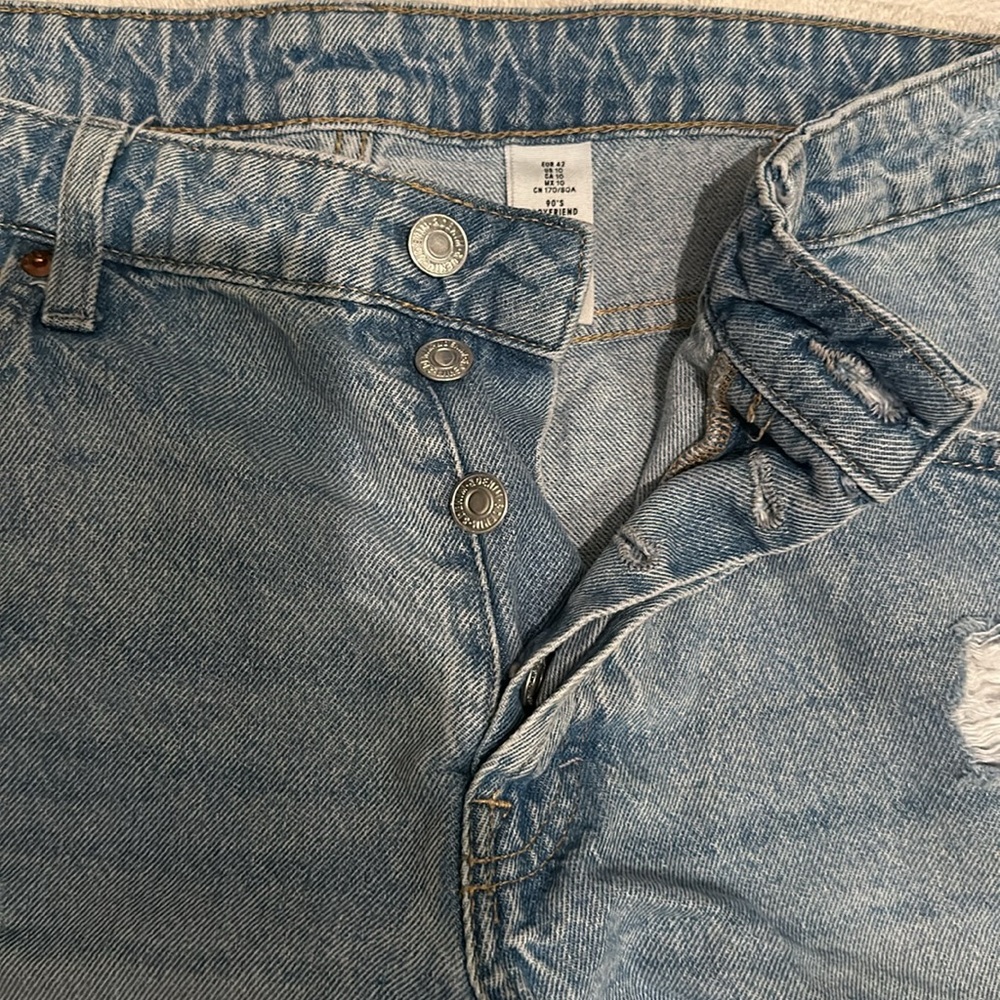 Boyfriend Jean Shorts (H&M) - Picture 4 of 8